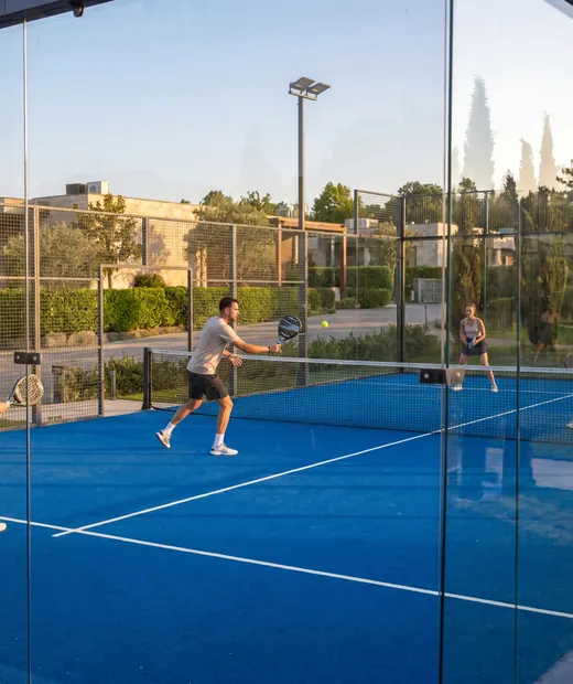 Padel kortu görseli